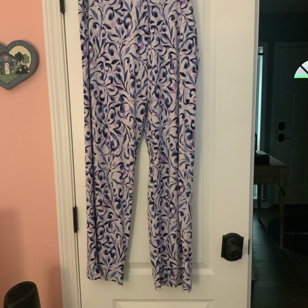 Susan Graver Blue and White Patterned Garment Size L 14/16